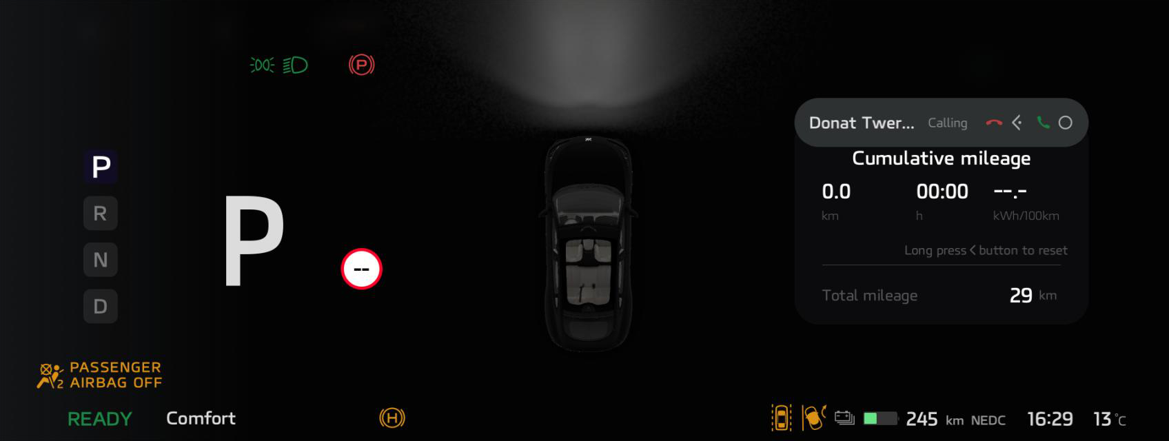 Diagram showing: When   a   phone   card   is   displayed   on   the   instrument   pack,   the   user should   follow   the   prompts   on   the   card   to   dial   left   or   press   the right teering wheel switch to hang up or answer the call.